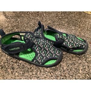 Oshkosh Boys size 10 Swim shoes